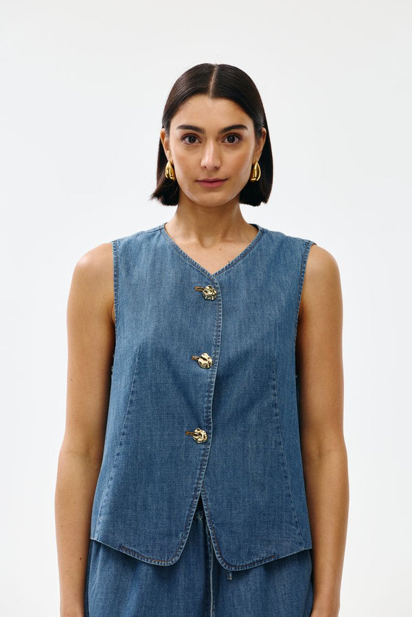Camille Vest