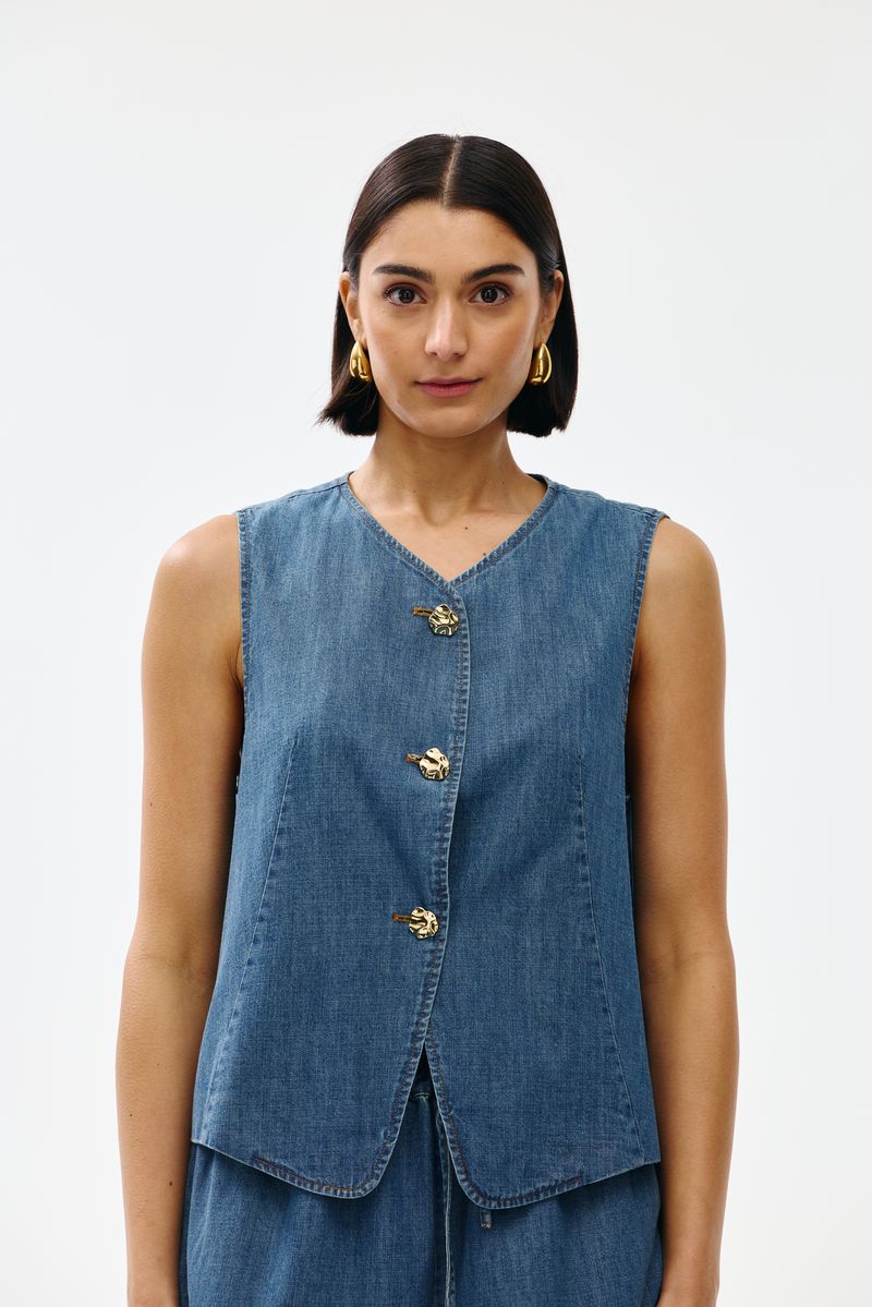 Camille Vest
